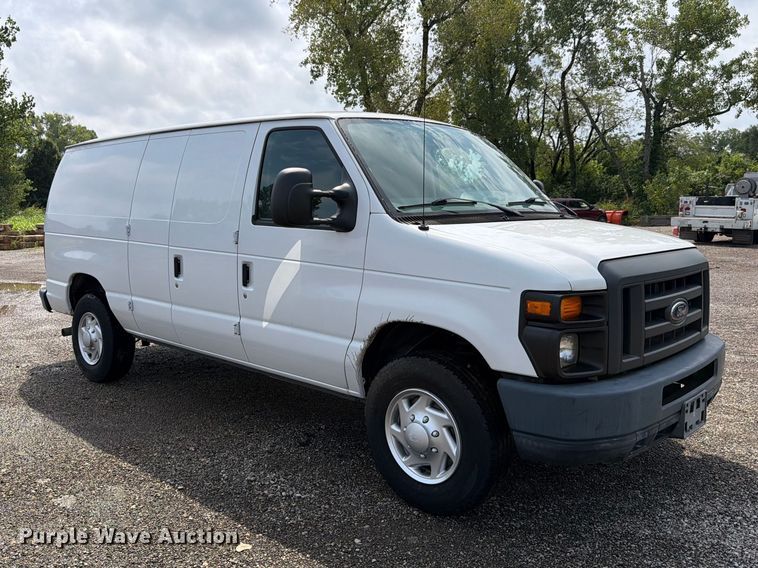 2014 Ford E-250 Super Duty Utility Van - photo 3