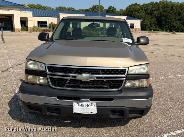 2006 Chevrolet Silverado 1500 Pickup Truck - photo 2