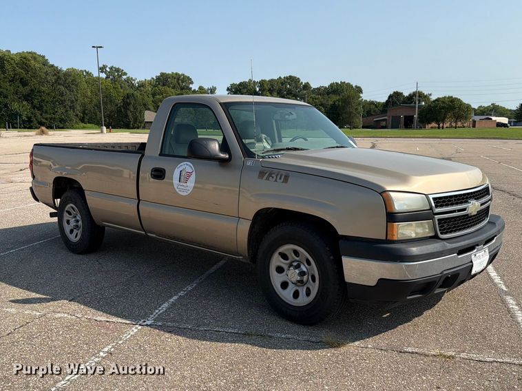 2006 Chevrolet Silverado 1500 Pickup Truck - photo 3