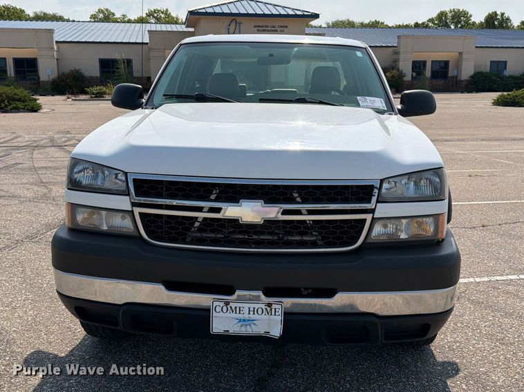 2006 Chevrolet Silverado 3500 Crew Cab Pickup Truck - photo 2