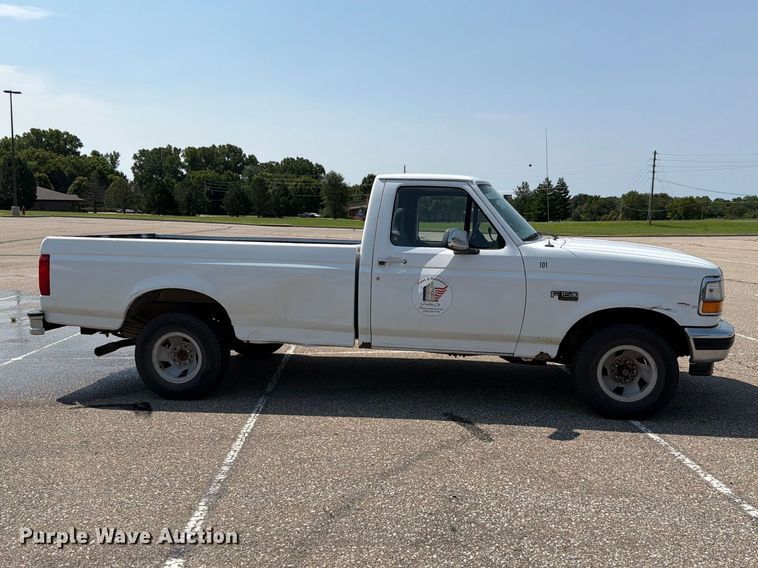 1995 Ford F150 XLT Pickup Truck - photo 4
