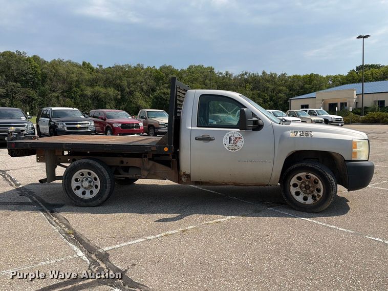 2007 Chevrolet Silverado Classic 1500 Flatbed Pickup Truck - photo 4