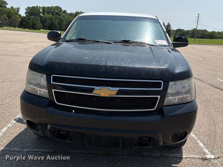 2012 Chevrolet Suburban 1500 SUV - photo 2
