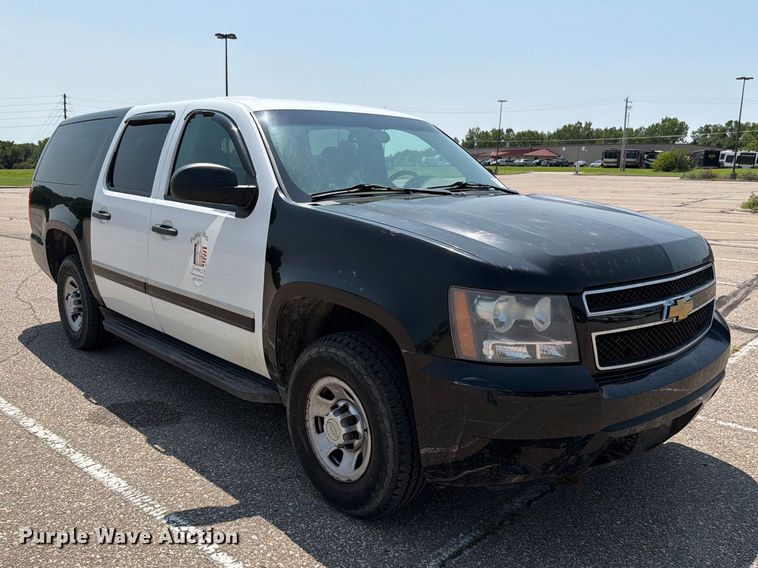 2012 Chevrolet Suburban 1500 SUV - photo 3