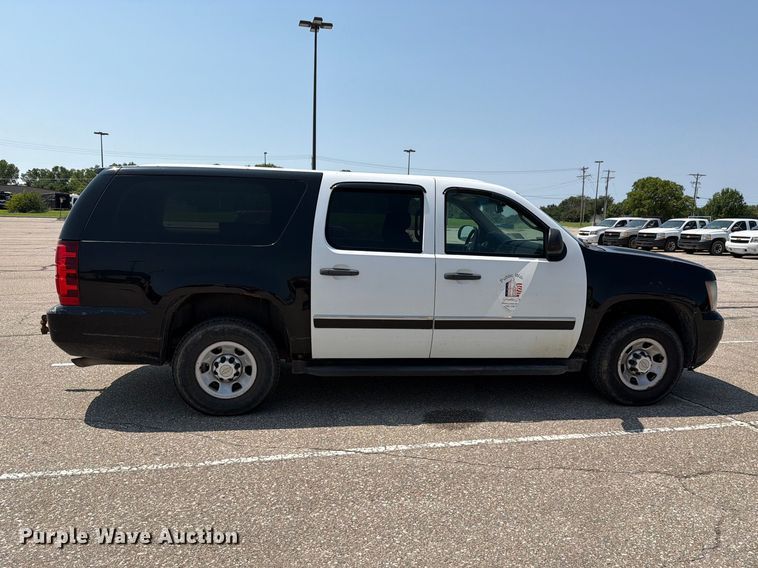 2012 Chevrolet Suburban 1500 SUV - photo 4