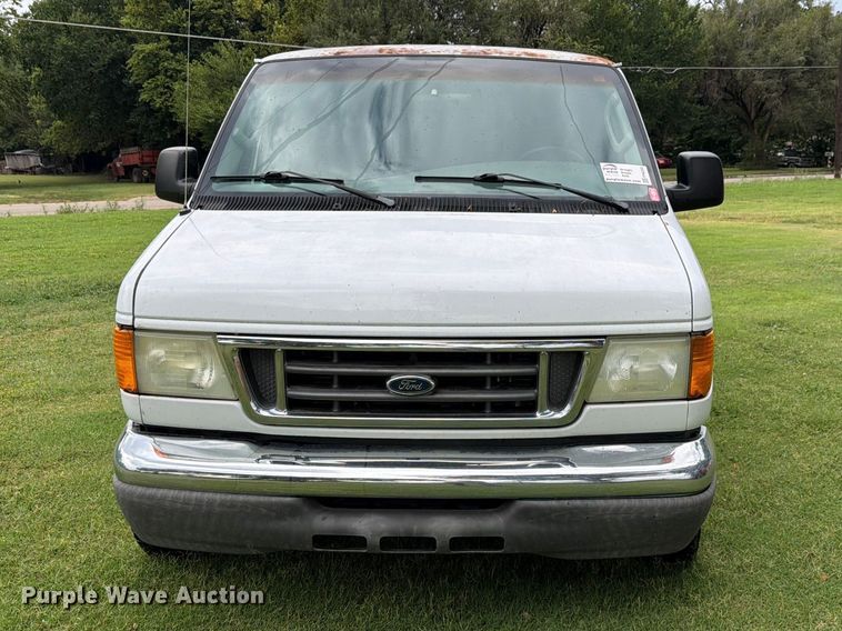 2004 Ford E150 Van - photo 2