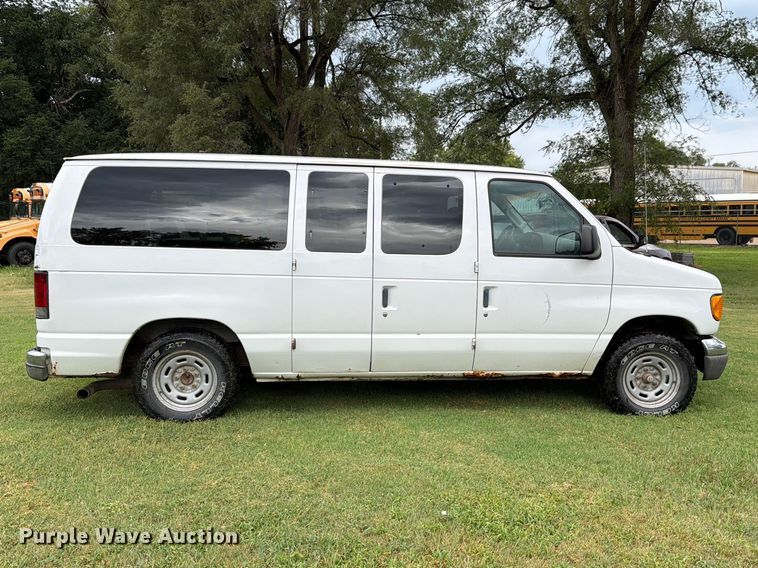 2004 Ford E150 Van - photo 4