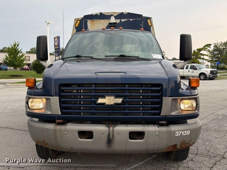2007 Chevrolet C4500 Utility / Service Truck - photo 2