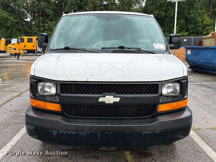 2013 Chevrolet Express Van - photo 2