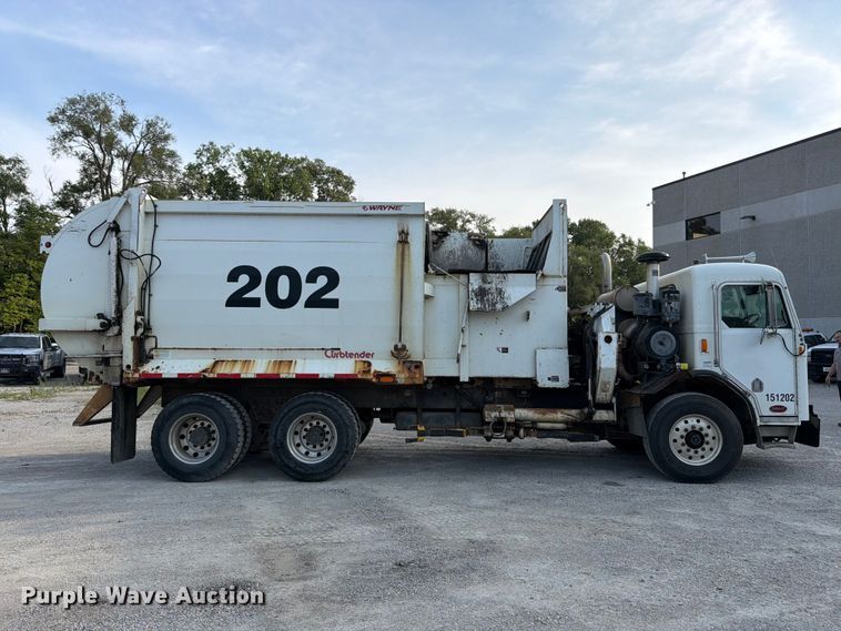 2013 Peterbilt 320 Refuse Truck - photo 4
