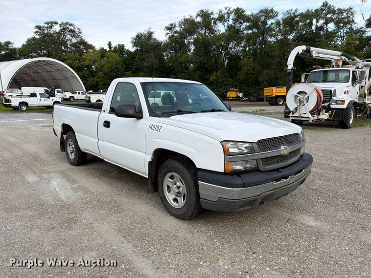2004 Chevrolet Silverado 1500 Pickup Truck - photo 3