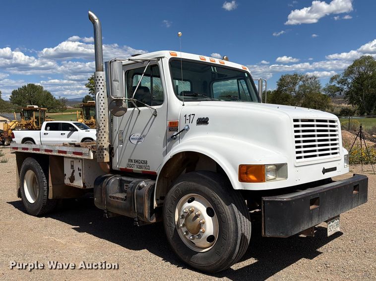 1999 International 4900 Flatbed Truck - photo 3