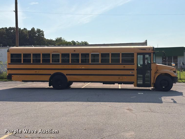 2016 IC School Bus - photo 4