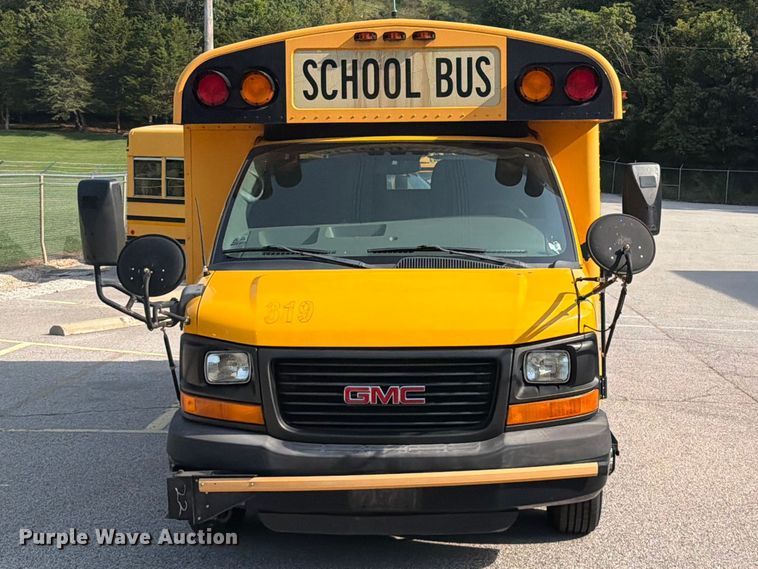 2011 Thomas Savana G3500 School Bus - photo 2