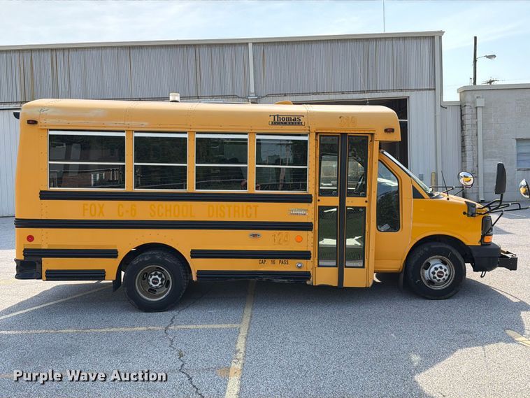 2011 Thomas Savana G3500 School Bus - photo 4