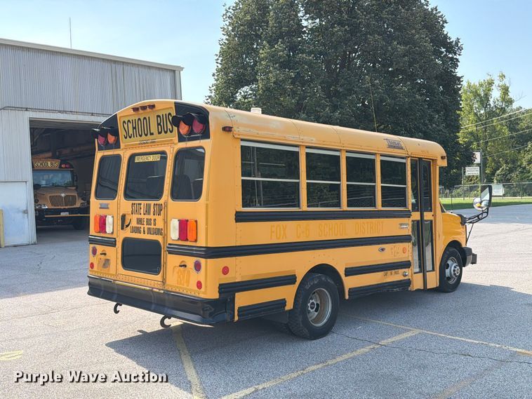 2011 Thomas Savana G3500 School Bus - photo 5