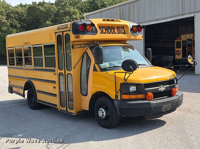 2007 Chevrolet Express 3500 School Bus - photo 3