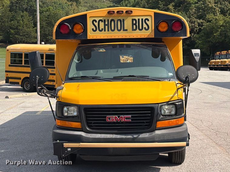 2013 Thomas Savana G4500 School Bus - photo 2