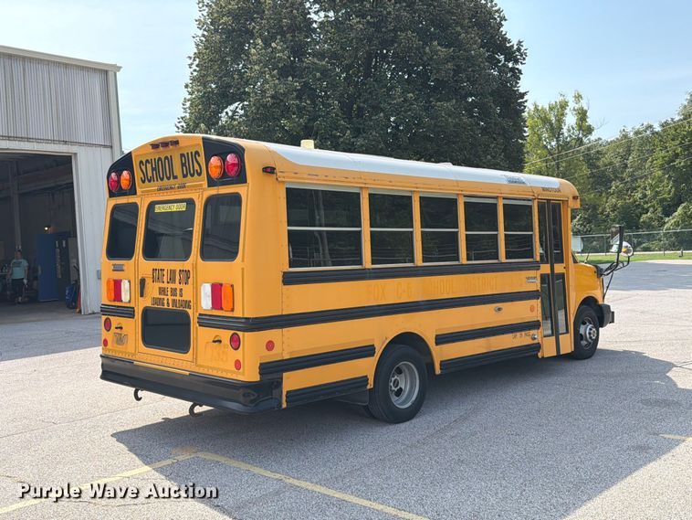 2013 Thomas Savana G4500 School Bus - photo 5