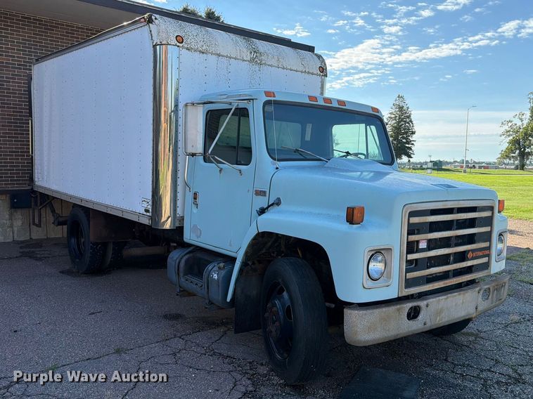1989 International 1654 Box Truck - photo 3