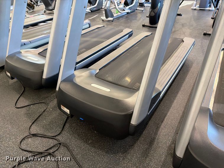 Precor 731 Interval Trainer Treadmill - photo 3