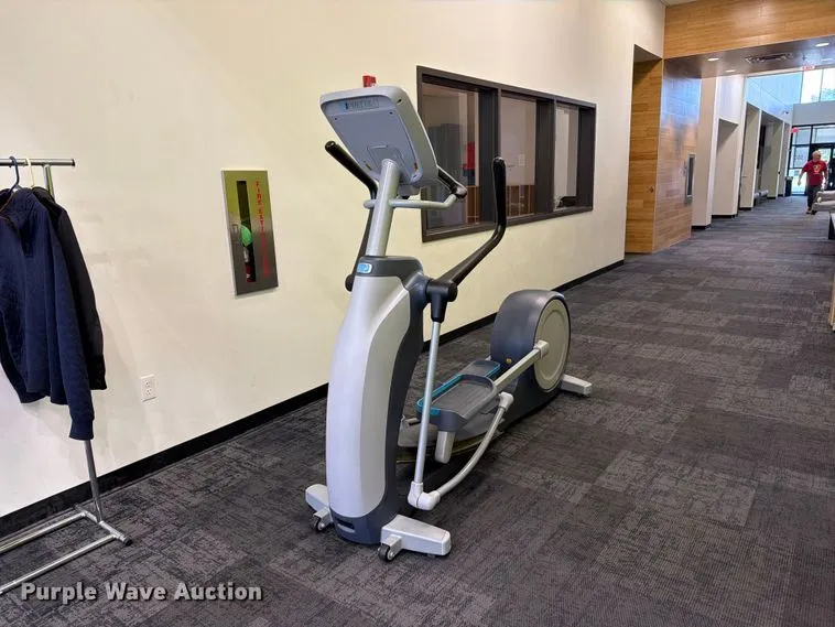 Precor EFX 835 Crossramp Elliptical