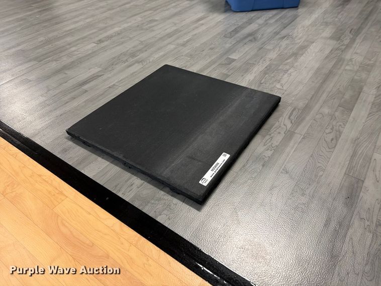 (20) Rubber Floor Tiles - photo 3