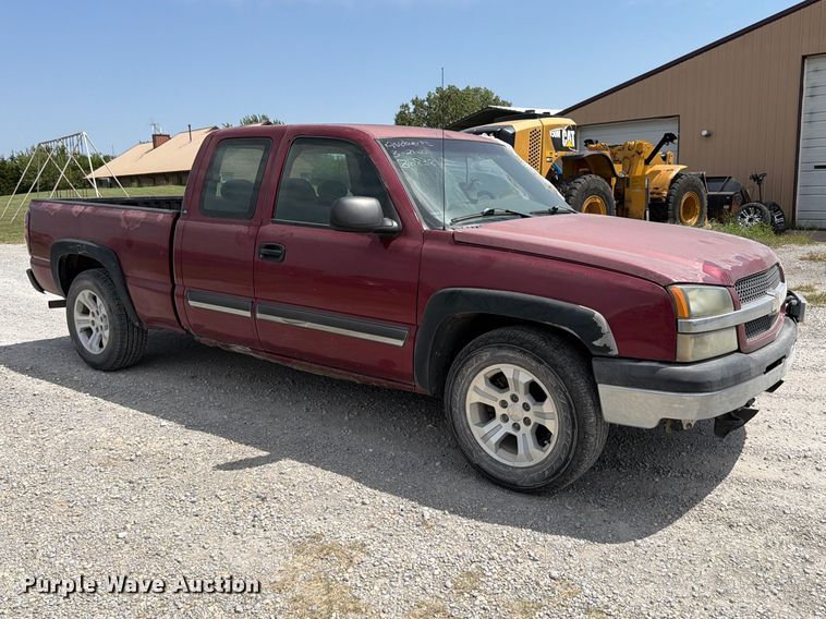 2005 Chevrolet Silverado 1500 Crew Cab Pickup Truck - photo 3