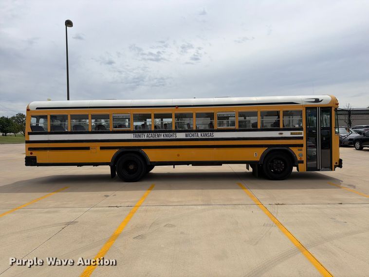 2001 Blue Bird TC2000 School Bus - photo 4