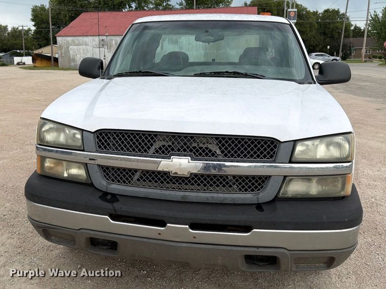 2005 Chevrolet Silverado 1500 Ext. Cab Pickup Truck - photo 2