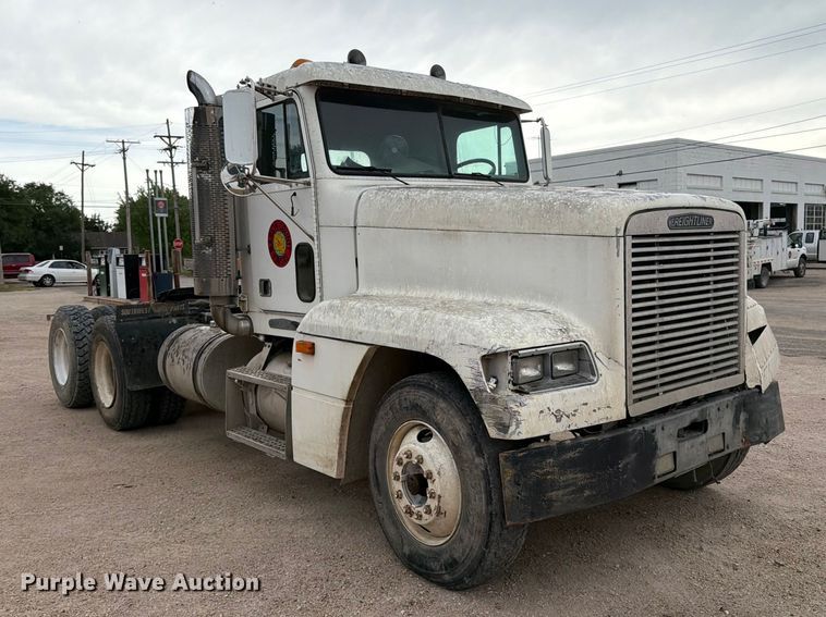 1996 Freightliner FLD Semi Truck - photo 3