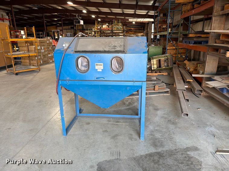Cyclone Sand Blast Cabinet - photo 2