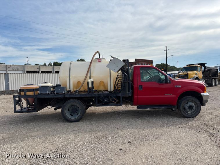 2001 Ford F550 Super Duty Flatbed Truck - photo 4