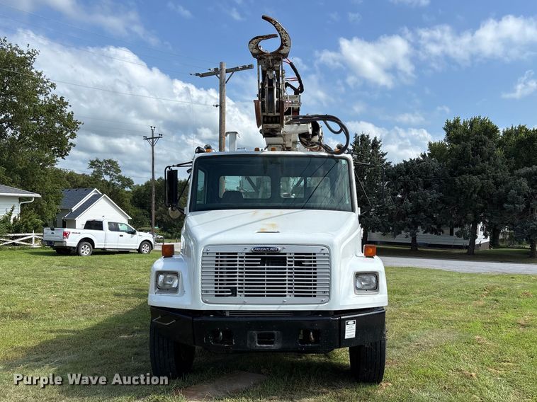 2002 Freightliner FL80 Digger Derrick Truck - photo 2