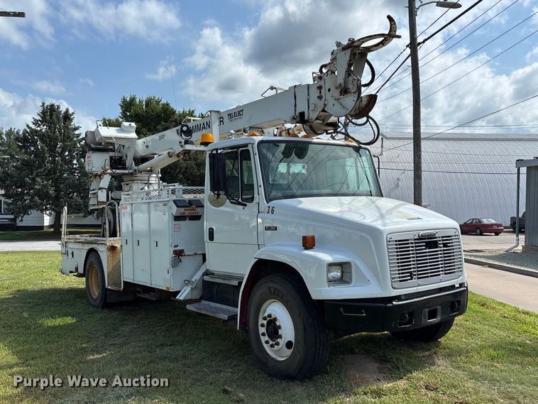 2002 Freightliner FL80 Digger Derrick Truck - photo 3