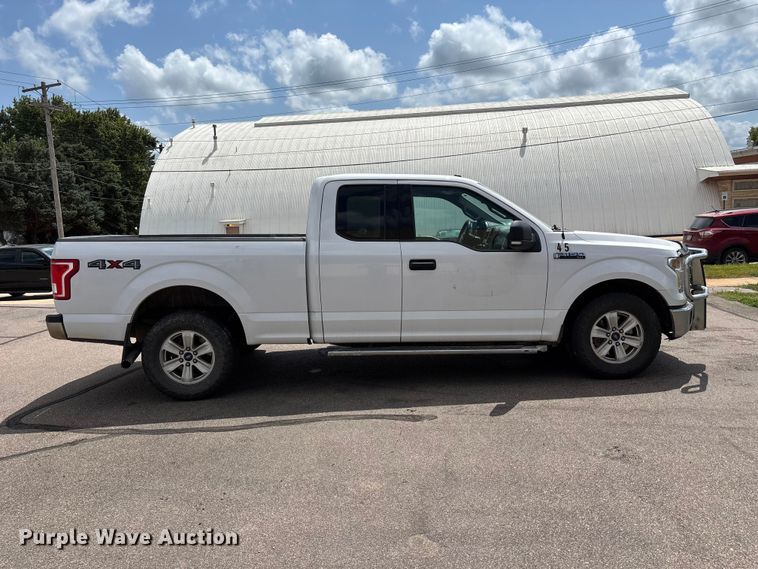 2015 Ford F150 Ext. Cab Pickup Truck - photo 4