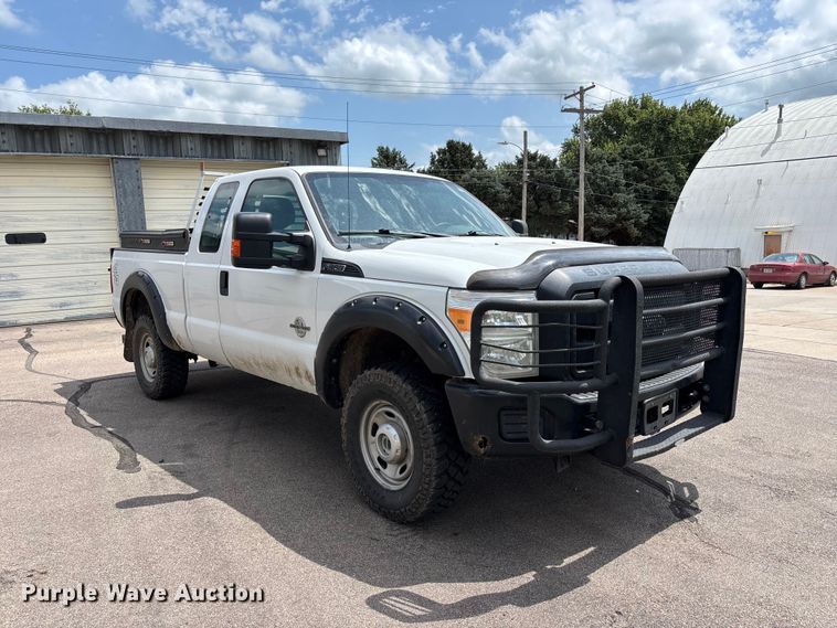 2015 Ford F350 Super Duty Ext. Cab Pickup Truck - photo 3