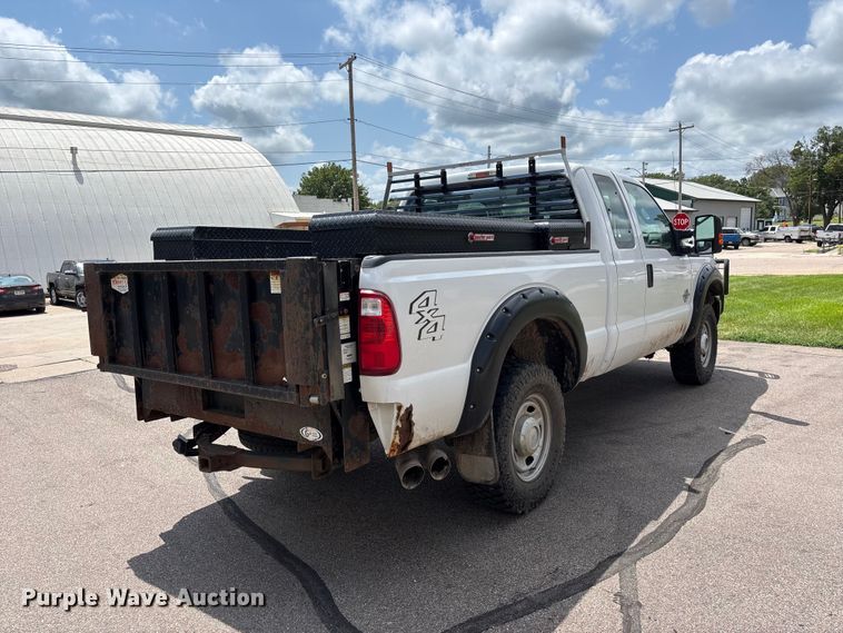 2015 Ford F350 Super Duty Ext. Cab Pickup Truck - photo 5