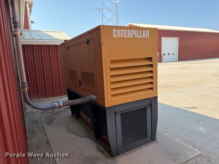 2004 Caterpillar D80P4 Generator - photo 5