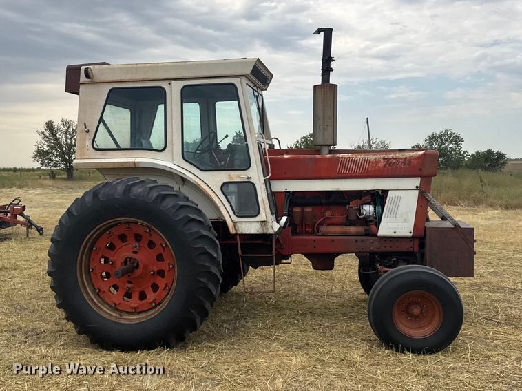 1973 International Harvester 1066 Tractor - photo 4