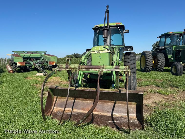 John Deere 4230 Tractor - photo 2