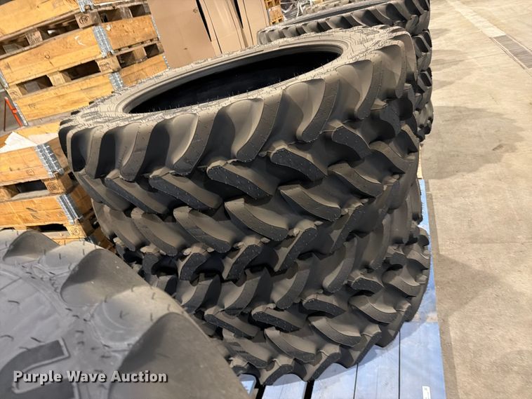 (4) Goodyear Ultra Sprayer VF380/90R46 Tires - photo 4