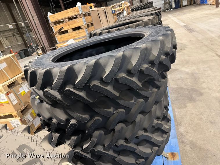 (4) Goodyear Ultra Sprayer VF380/90R46 Tires - photo 4