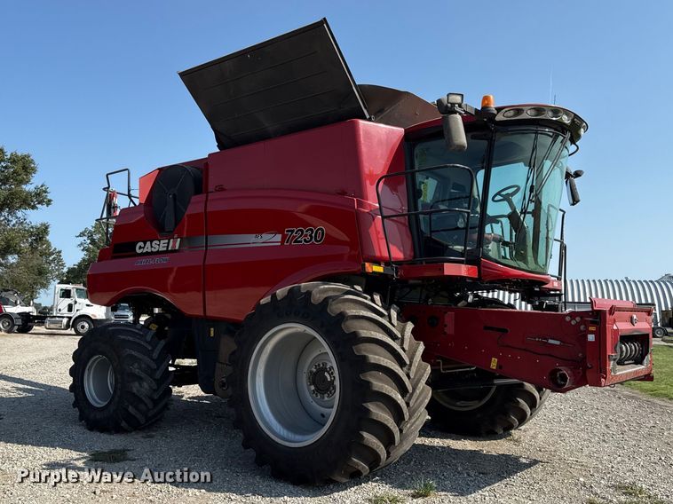 2013 Case IH 7230 Combine - photo 3