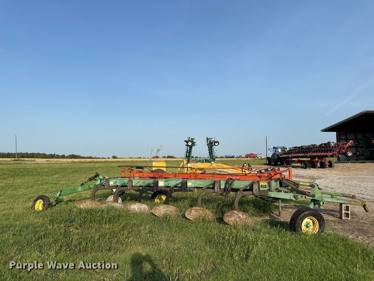John Deere 3710 Six Bottom Plow - photo 4