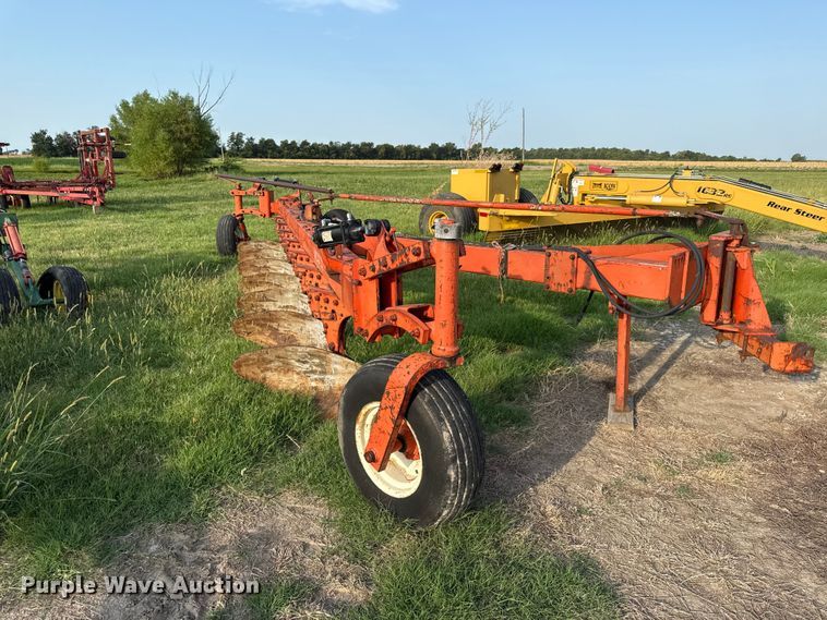 Allis-Chalmers Seven Bottom Plow - photo 3