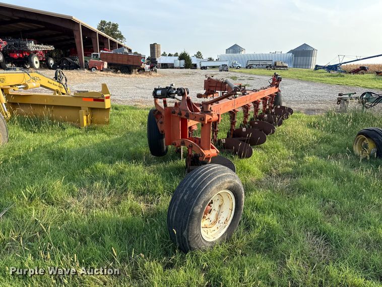 Allis-Chalmers Seven Bottom Plow - photo 5