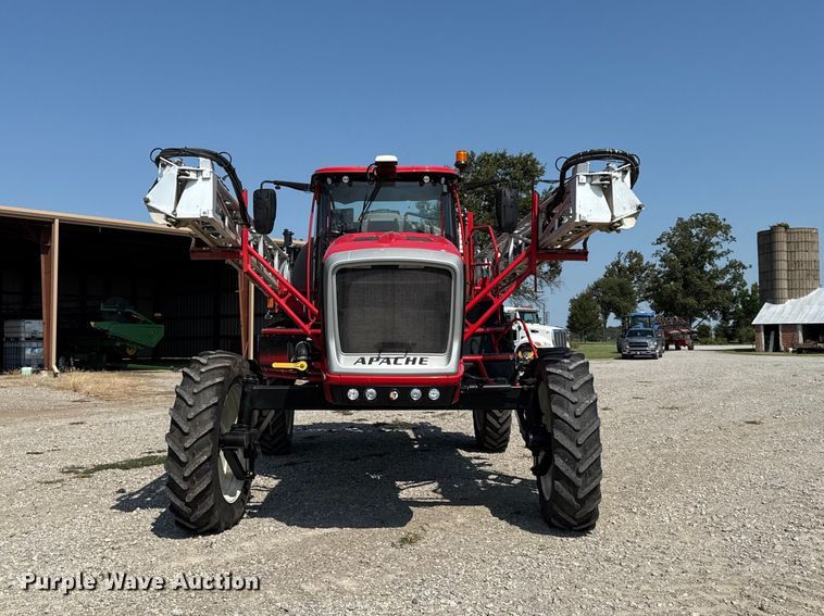 2020 Apache AS1040 Sprayer - photo 2