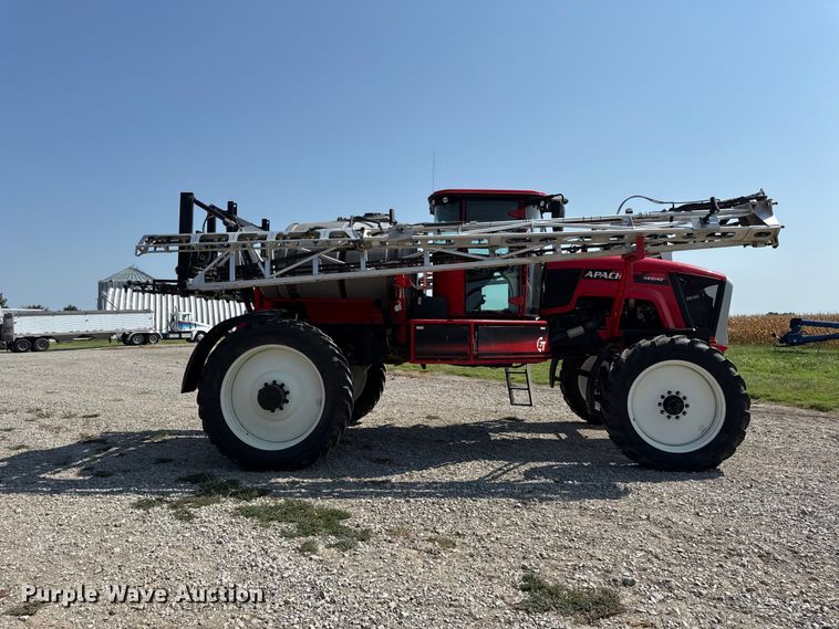 2020 Apache AS1040 Sprayer - photo 4