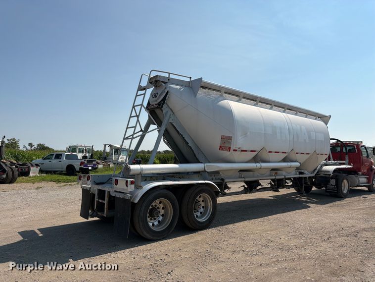1985 Fruehauf Pneumatic Dry Bulk Trailer - photo 5